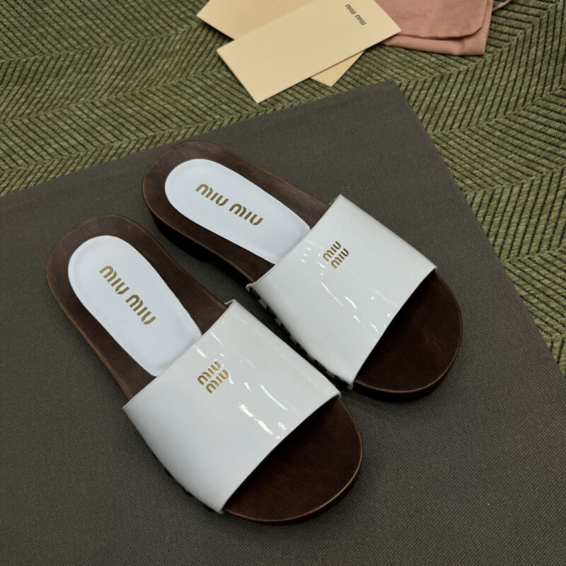 Miu Miu Sandals with White Patent Leather - Image 4