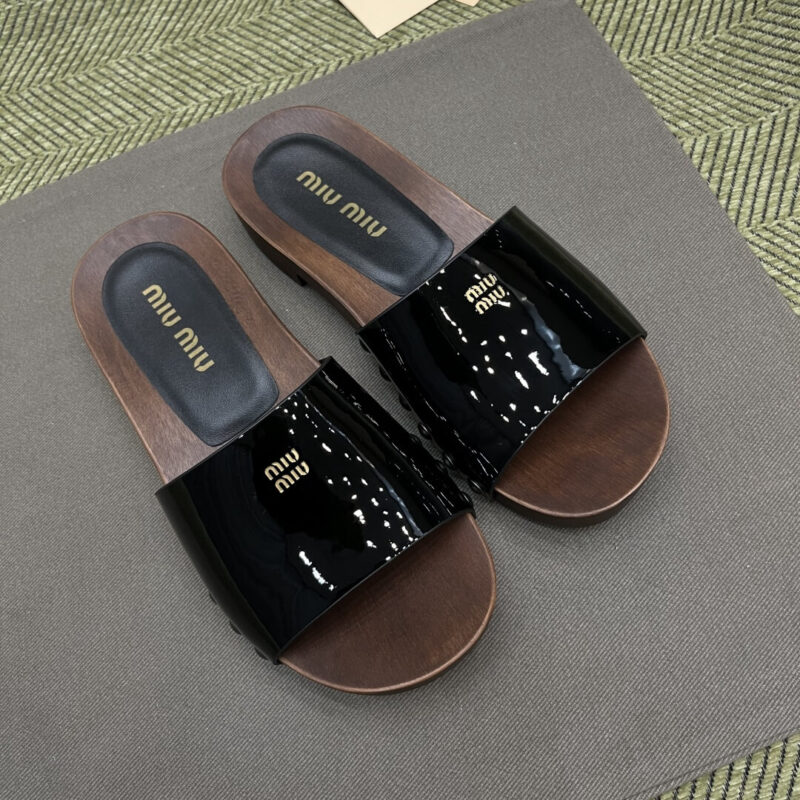 Miu Miu Sandals with Black Patent Leather - Image 6