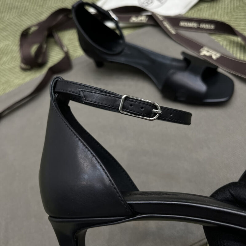 Hermes Joy Sandals With Black Leather - Image 3