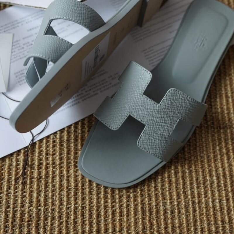 Hermes Oran Sandals with Grey Epsom Leather - Image 3