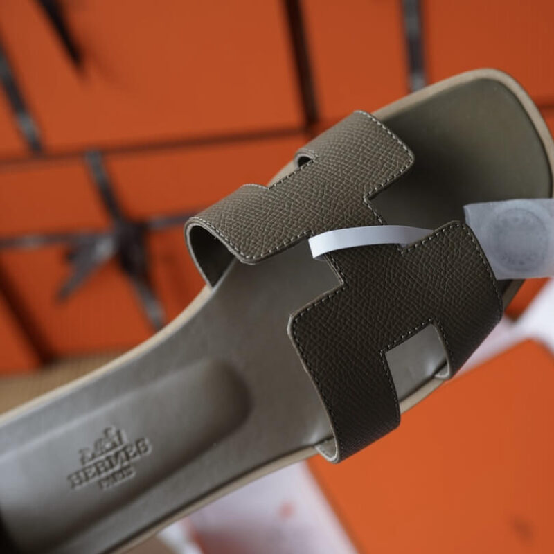 Hermes Oran Sandals with Grey Epsom Leather - Image 3