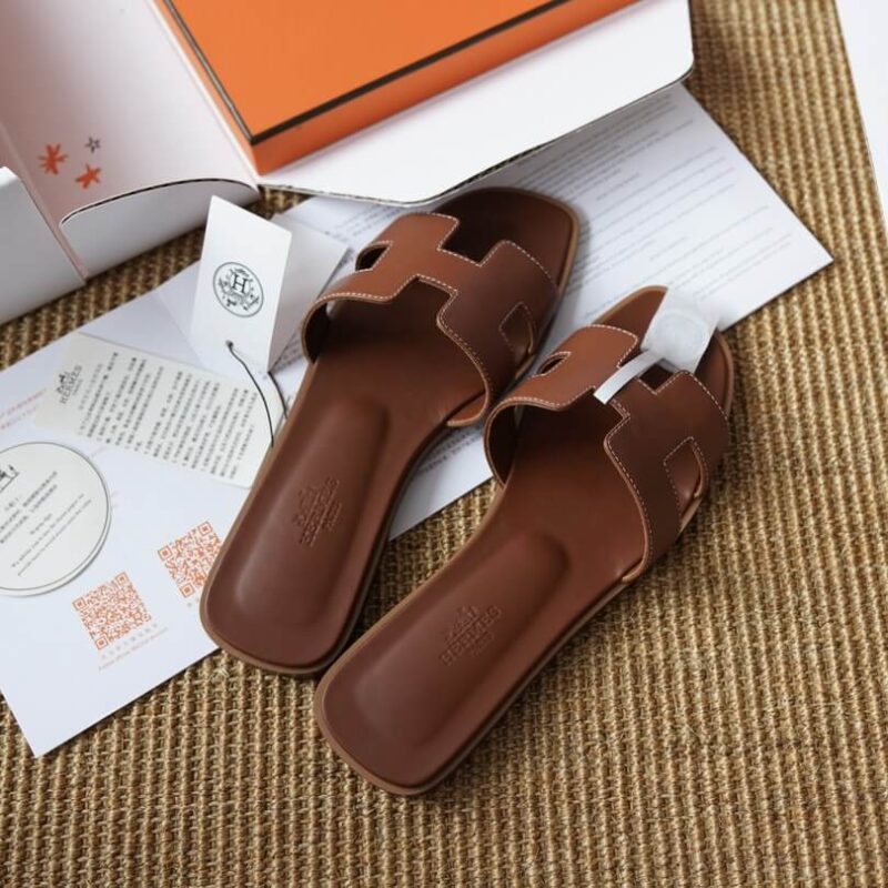 Hermes Oran Sandals with Gold Epsom Leather - Image 2