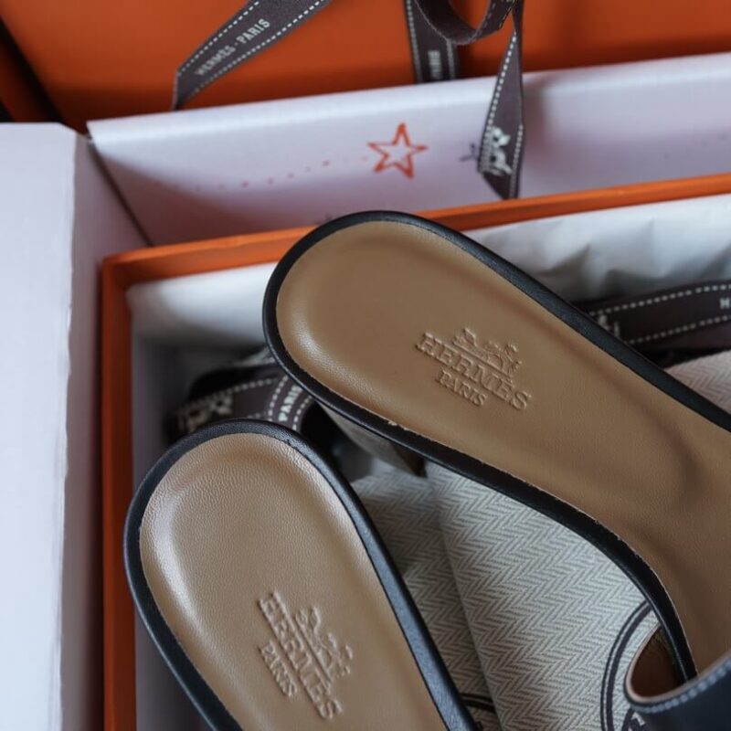 Hermes Oasis Sandals with Black Box Leather - Image 4