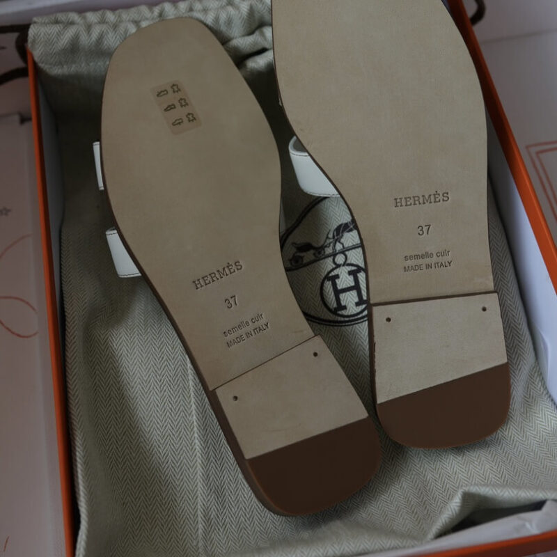 Hermes Oran Sandals with White Box Leather - Image 3