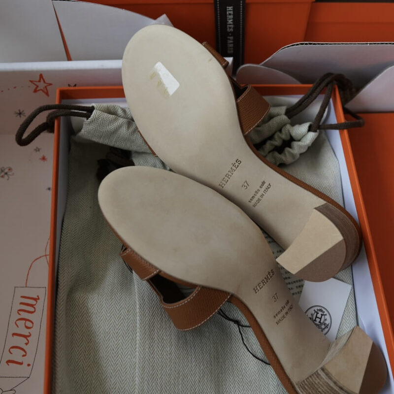 Hermes Oasis Sandals with Gold Epsom Leather - Image 4