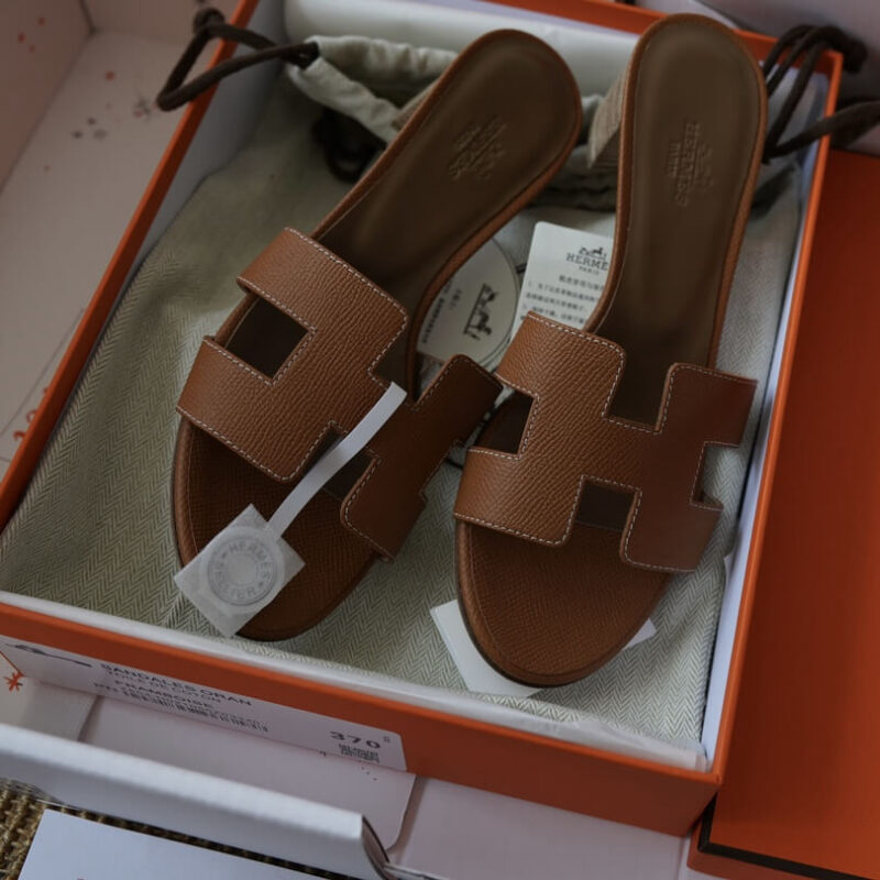 Hermes Oasis Sandals with Gold Epsom Leather - Image 2