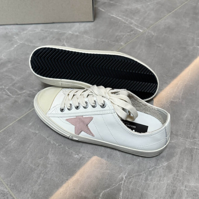 Golden Goose  V-star Low-top Sneakers White - Image 3