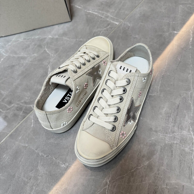 Golden Goose  V-star Low-top Sneakers Grey - Image 4