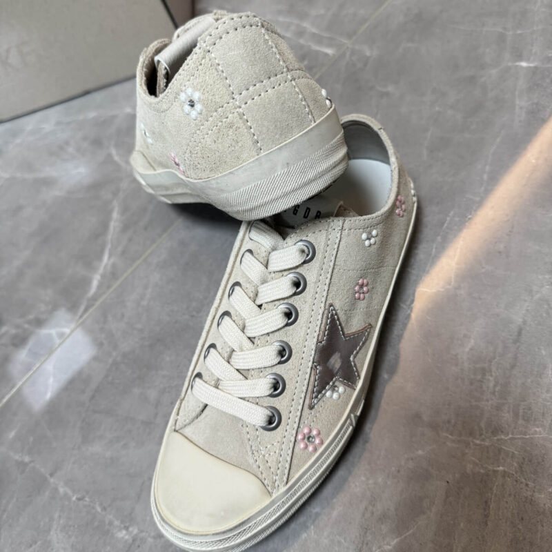 Golden Goose  V-star Low-top Sneakers Grey - Image 7