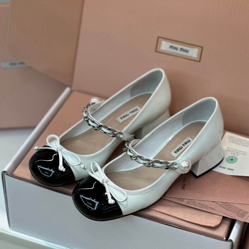 Miu Miu White Patent Leather Pumps - Image 7