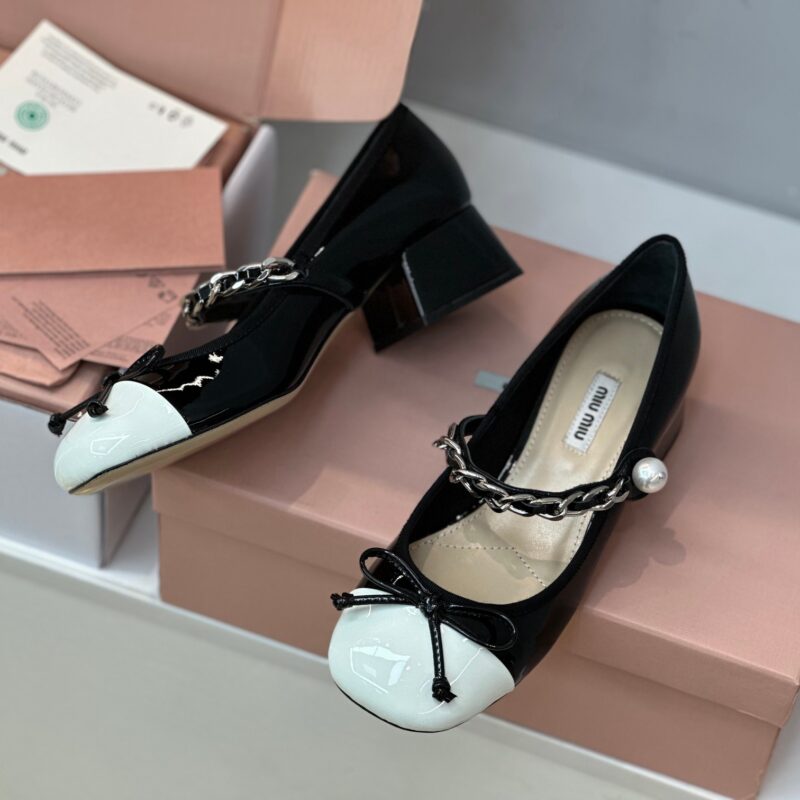 Miu Miu Black Patent Leather Pumps - Image 5