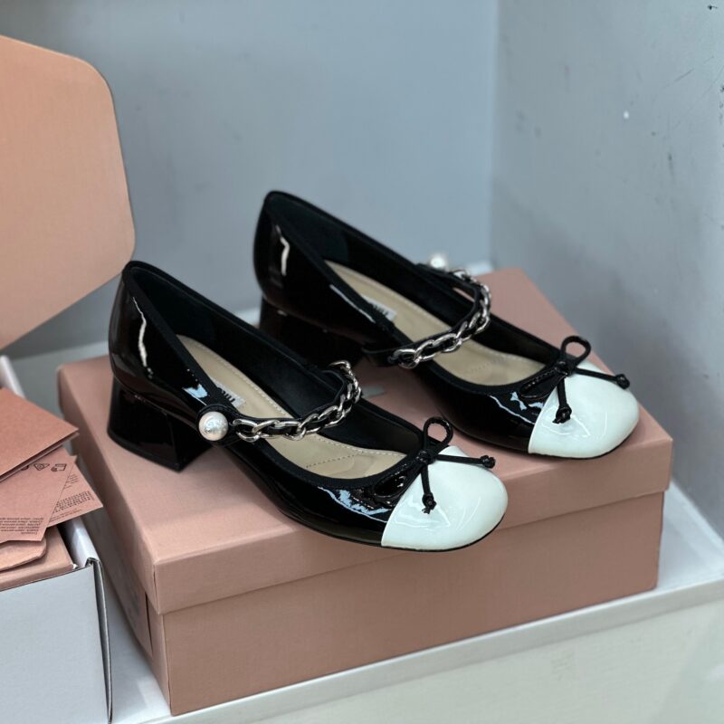 Miu Miu Black Patent Leather Pumps - Image 6