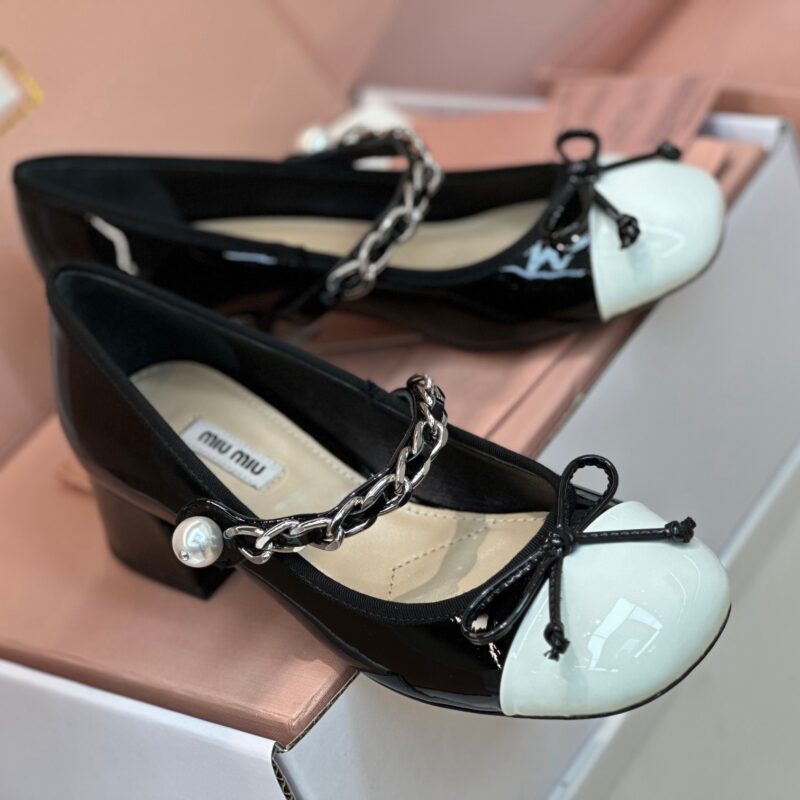 Miu Miu Black Patent Leather Pumps - Image 7