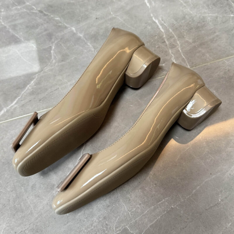 Roger Vivier Roundy Patent Leather Grey Buckle Pumps - Image 3