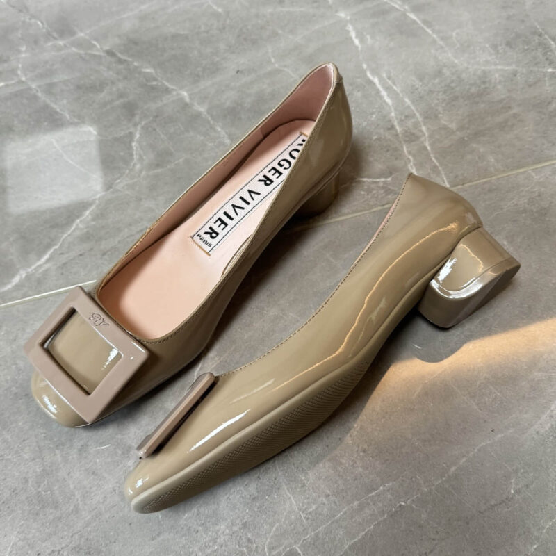 Roger Vivier Roundy Patent Leather Grey Buckle Pumps - Image 6