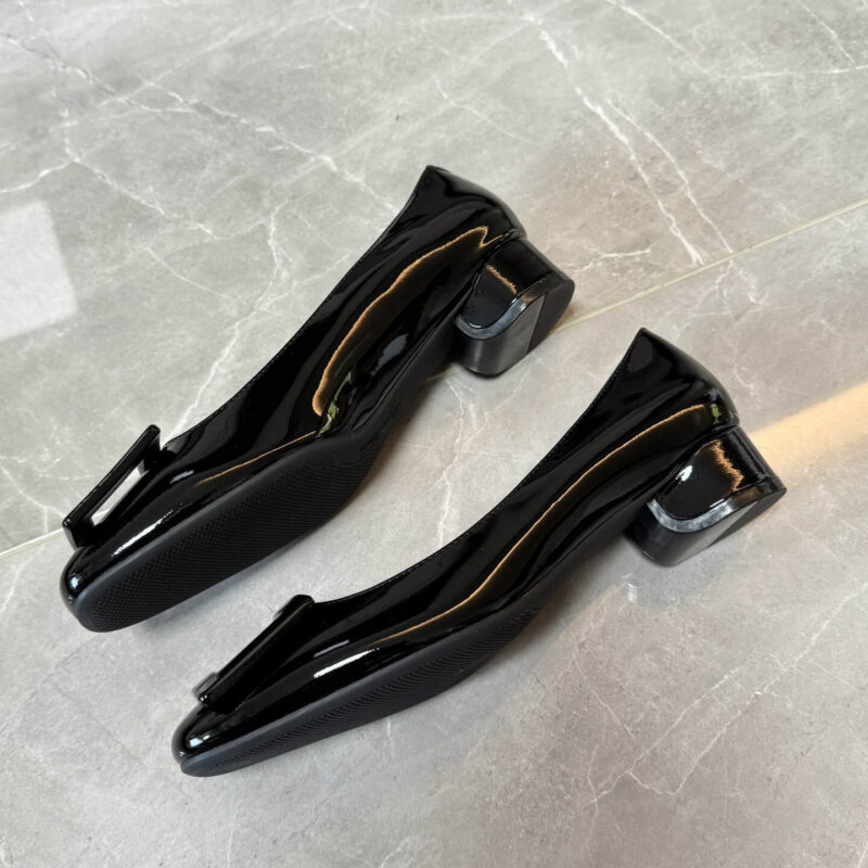 Roger Vivier Roundy Patent Leather Black Buckle Pumps - Image 6