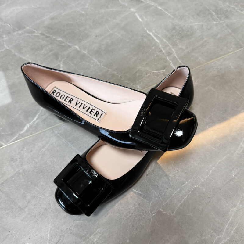 Roger Vivier Roundy Patent Leather Black Buckle Pumps - Image 7