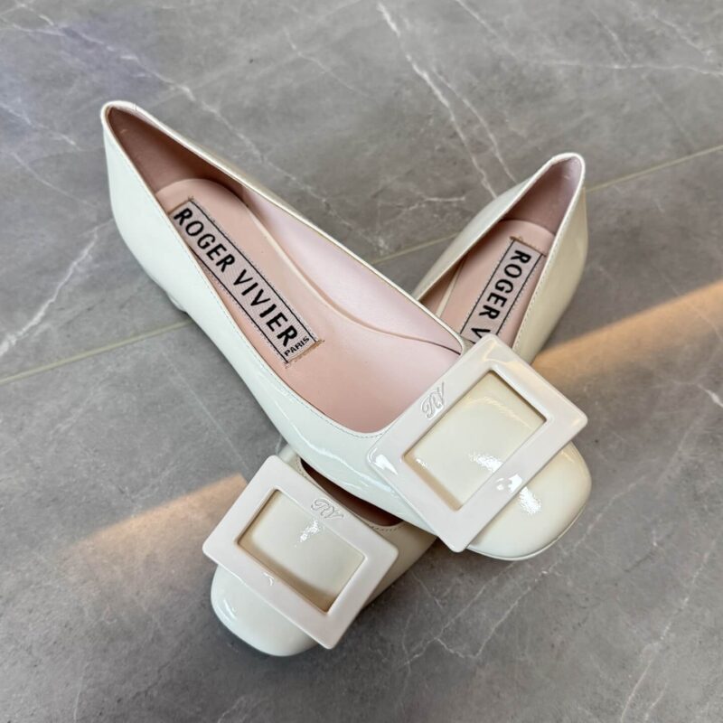 Roger Vivier Roundy Patent Leather White Buckle Pumps - Image 3
